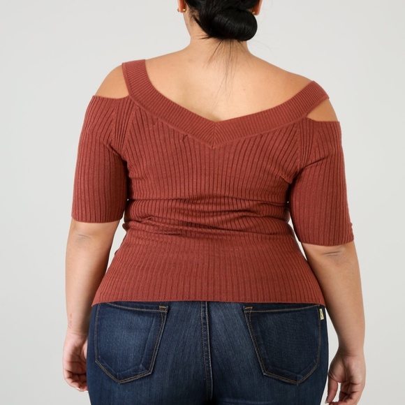 Open Shoulder Top " Sneek Peak" - Picture 2 of 3